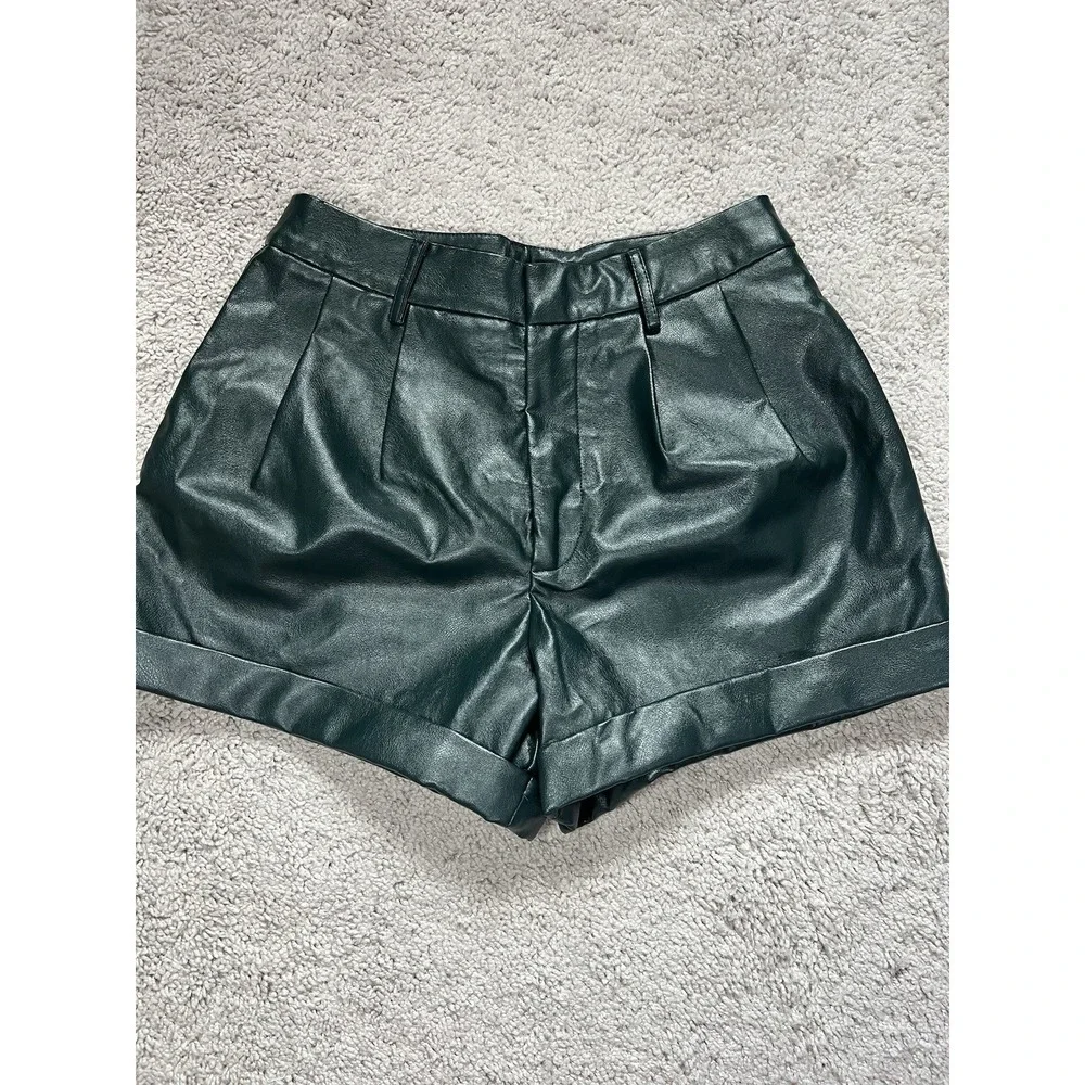 Women's Aureum Vegan‎ Leather Shorts Green Medium Hipster Boho Contemporary NWT